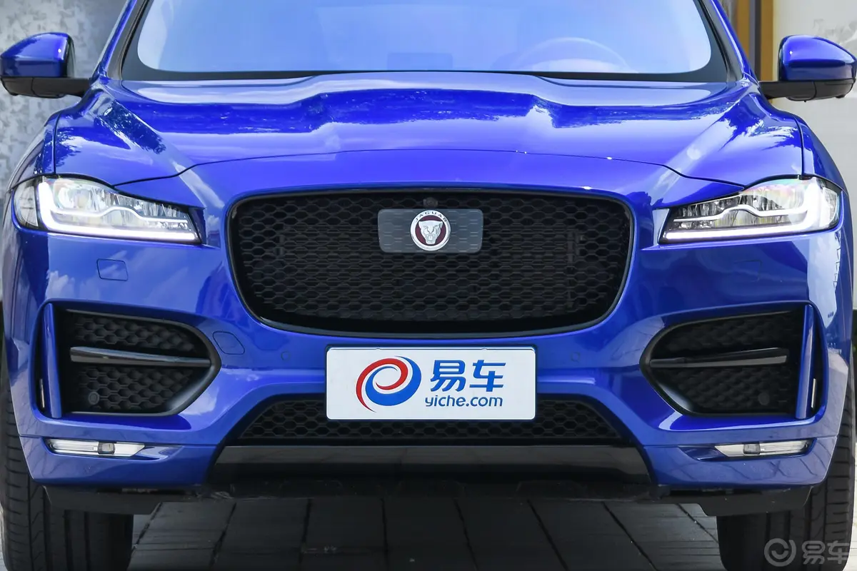 捷豹F-PACE2.0T 四驱 R-SPORT 运动版外观