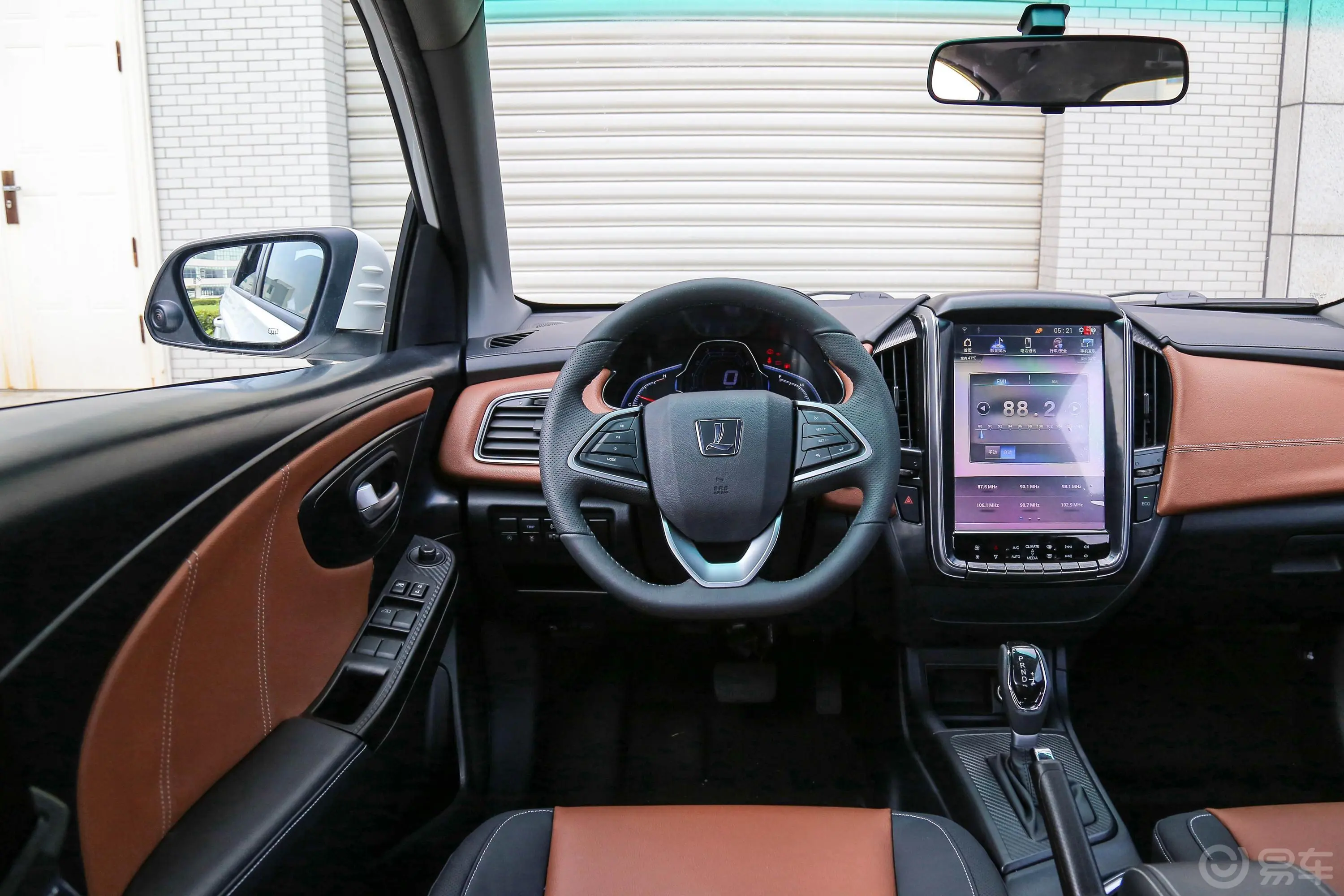 U5 SUV1.6L CVT 旗舰版驾驶位区域