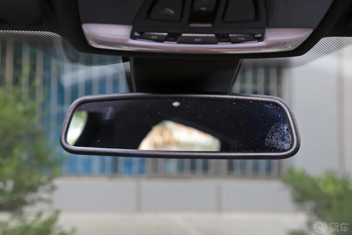 宝马4系四门轿跑 440i xDrive M运动套装内后视镜