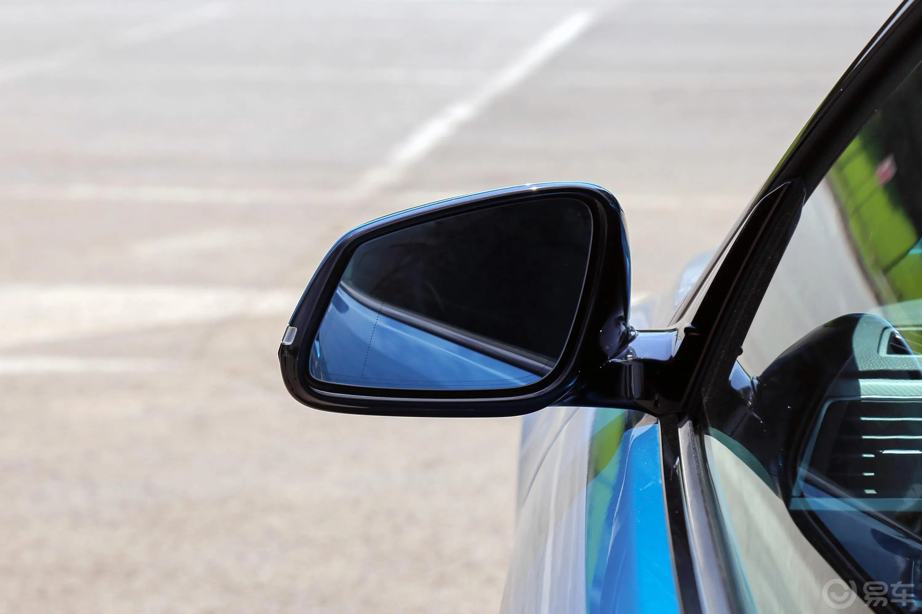 宝马4系双门轿跑 440i xDrive M运动套装后视镜镜面