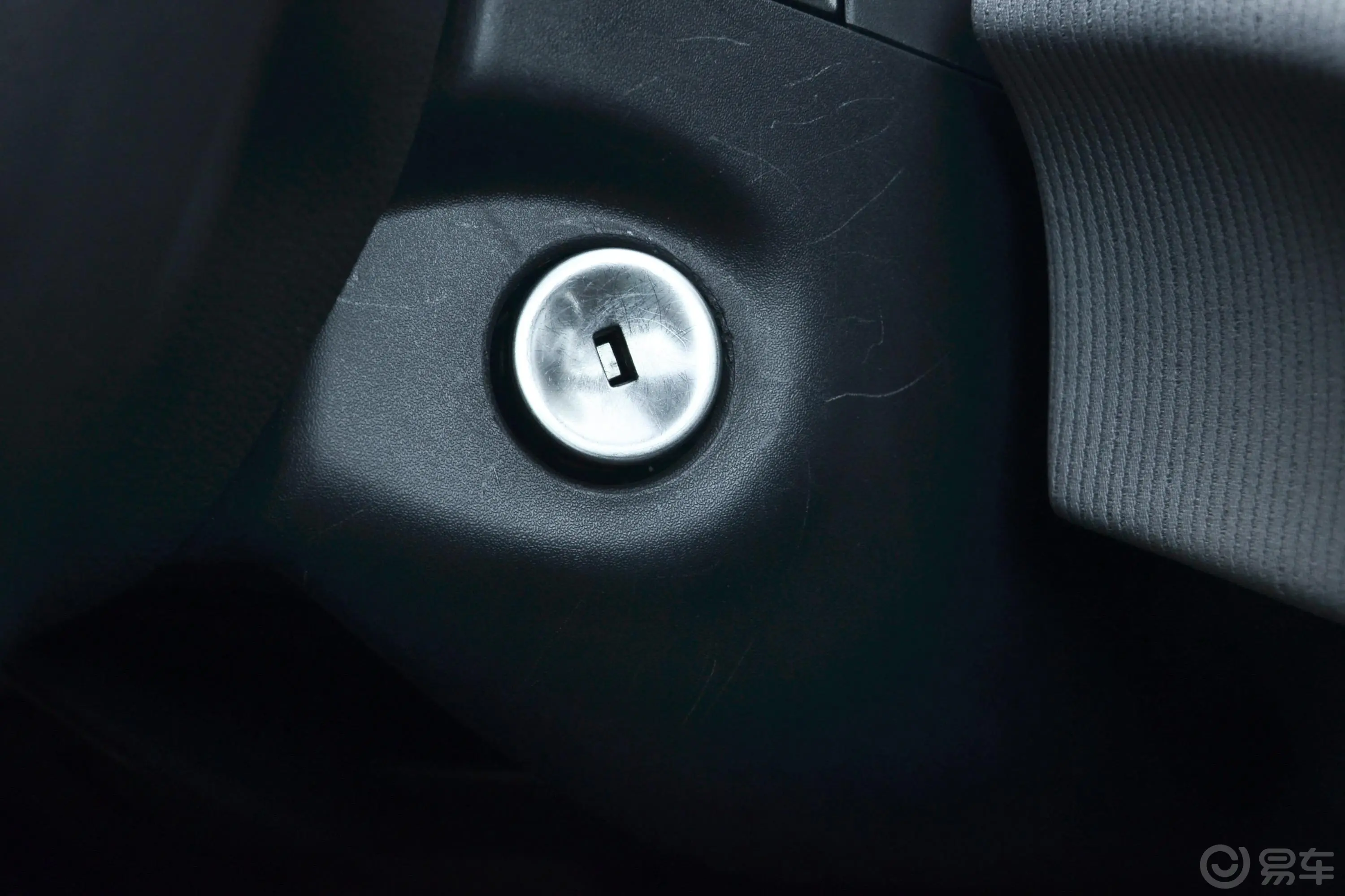 科鲁兹三厢 1.5L 手自一体 炫锋版钥匙孔或一键启动按键