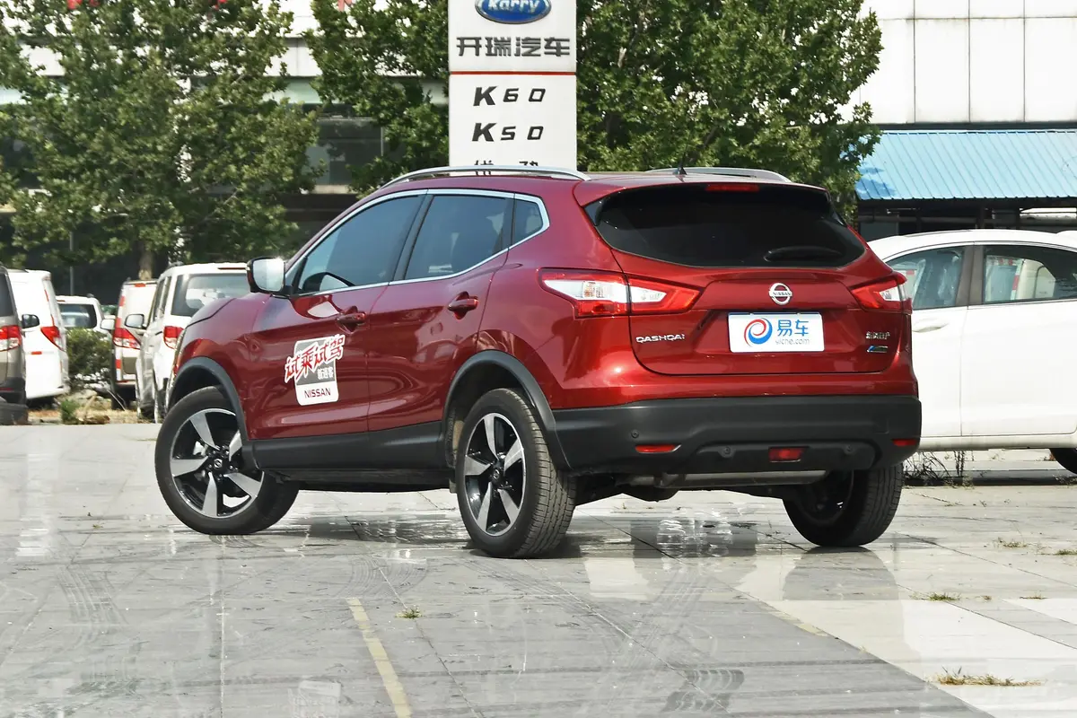 逍客2.0L CVT 旗舰版 国V侧后45度车头向左水平