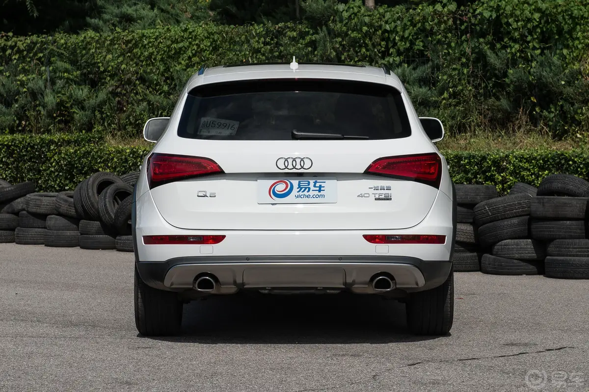 奥迪Q5Plus 40 TFSI 舒适版正后水平