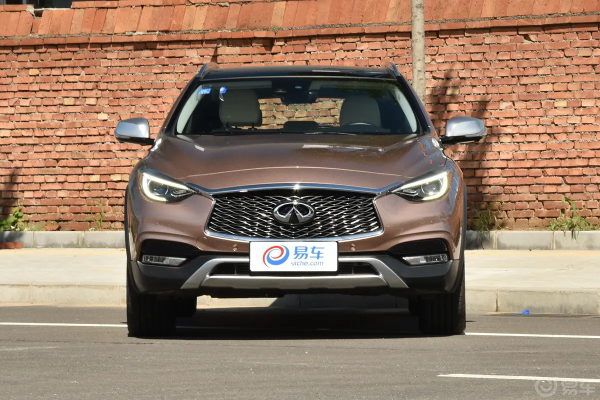 英菲尼迪QX302.0T 双离合 四驱 极限版外观