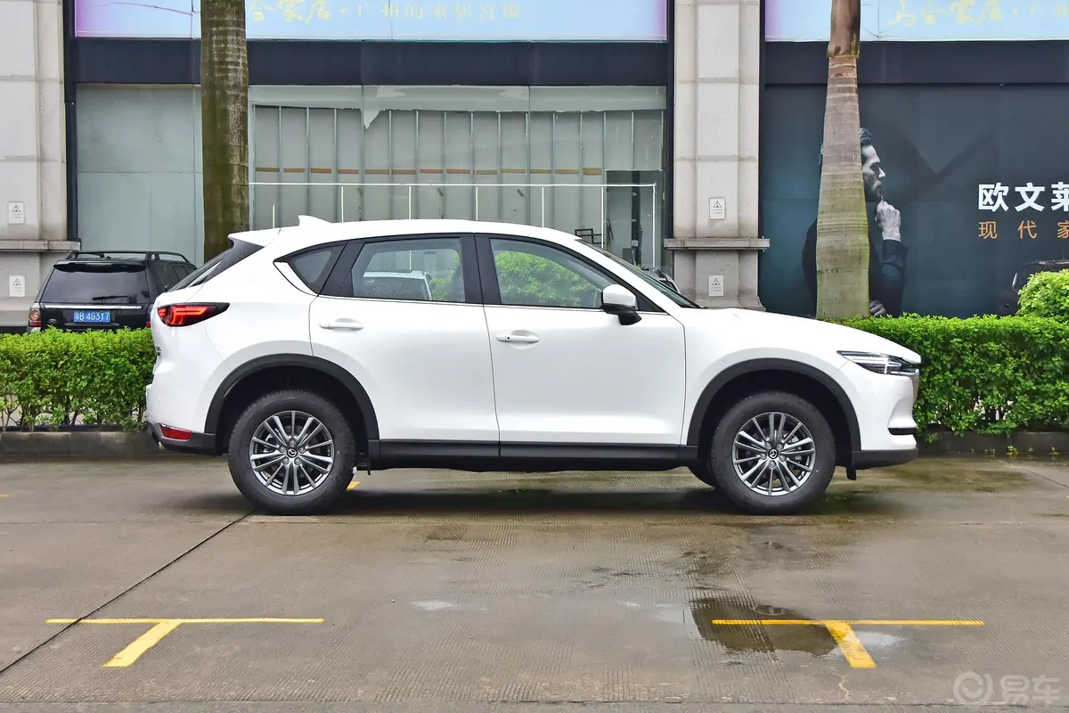 马自达CX-52.0L 手自一体 两驱 智尚版 国V正侧车头向右水平