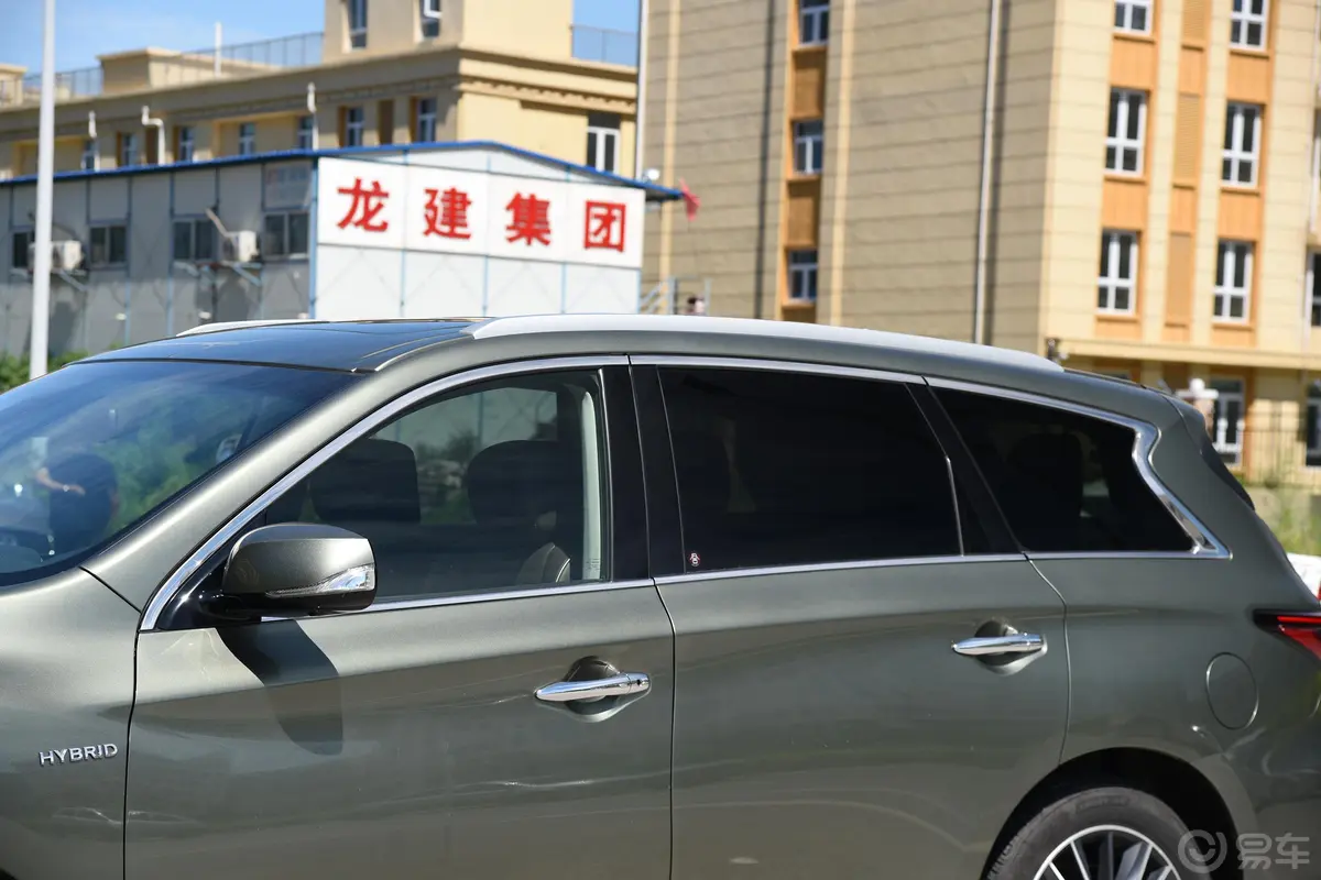 英菲尼迪QX60(进口)2.5 S/C Hybrid 全能版外观