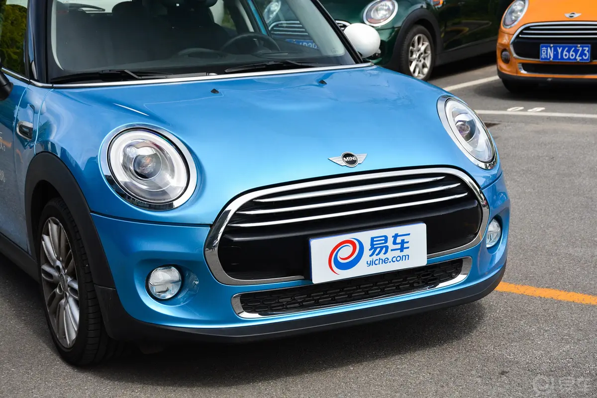 MINI1.5T COOPER 手自一体 先锋派 五门版尾灯侧45度俯拍