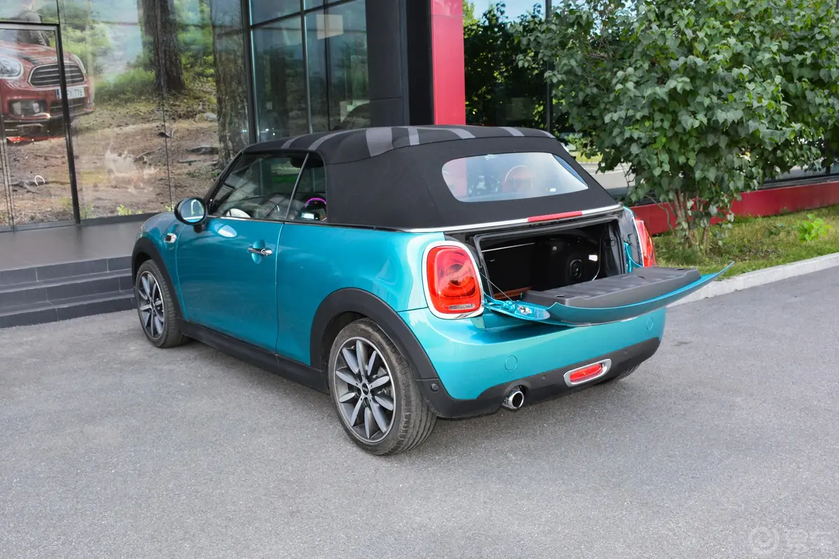 MINI CABRIO1.5T COOPER CABRIO 自由派后备厢开启45度侧拍