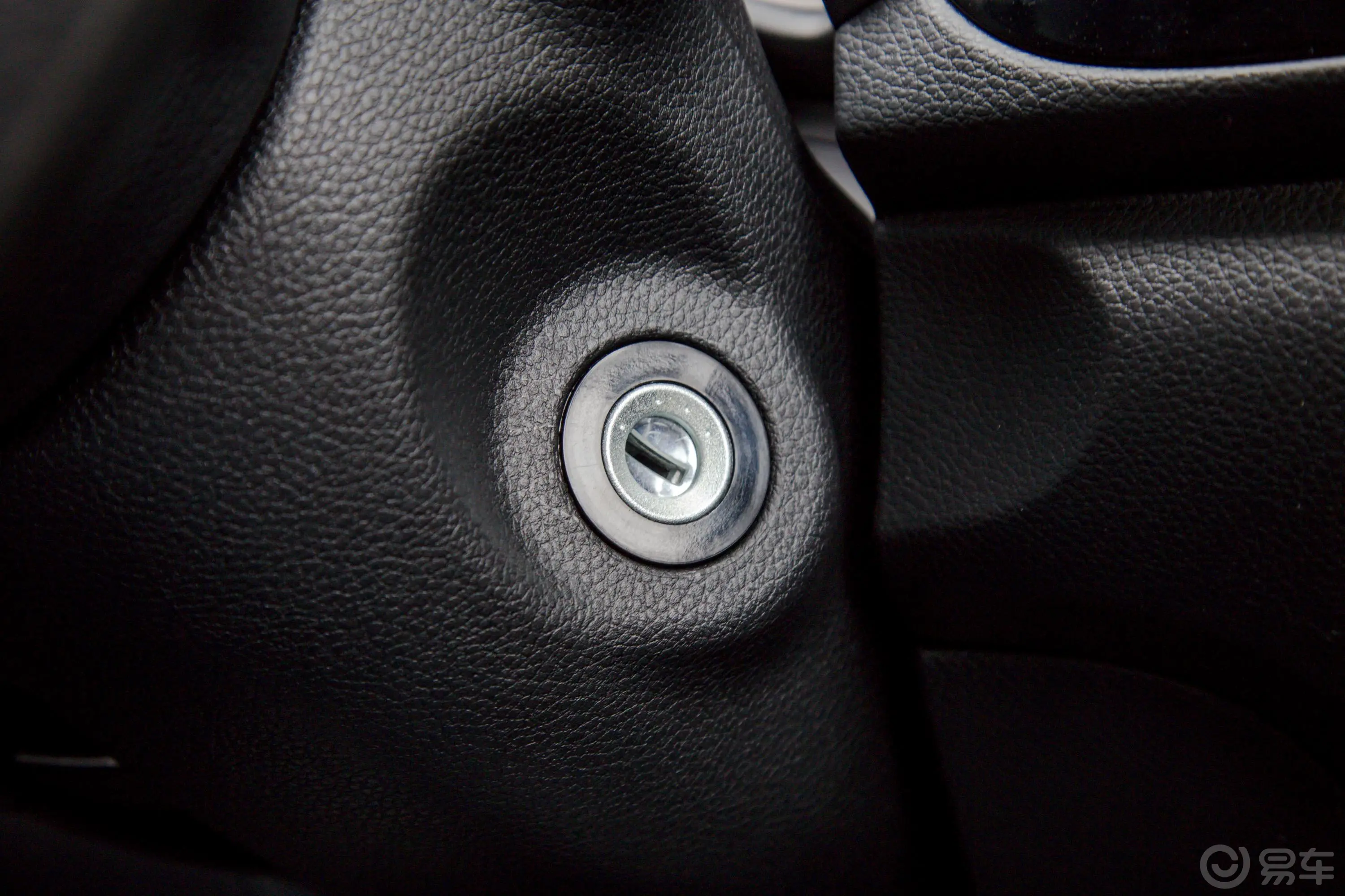 焕驰1.4L 自动 Deluxe 豪华版钥匙孔或一键启动按键