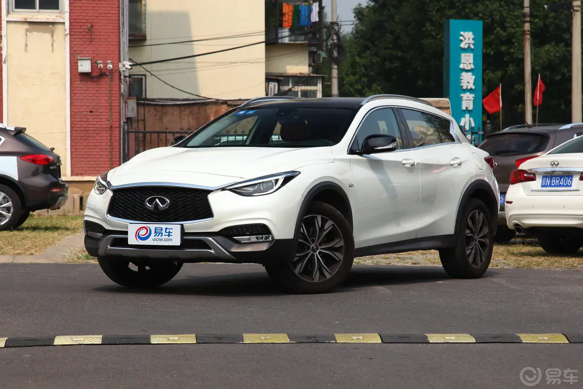 英菲尼迪QX302.0T 双离合 四驱 运动版外观