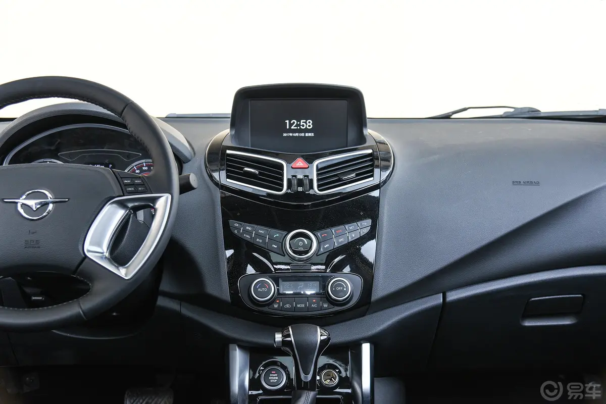 海马S51.6L 手动  舒适版中控台整体