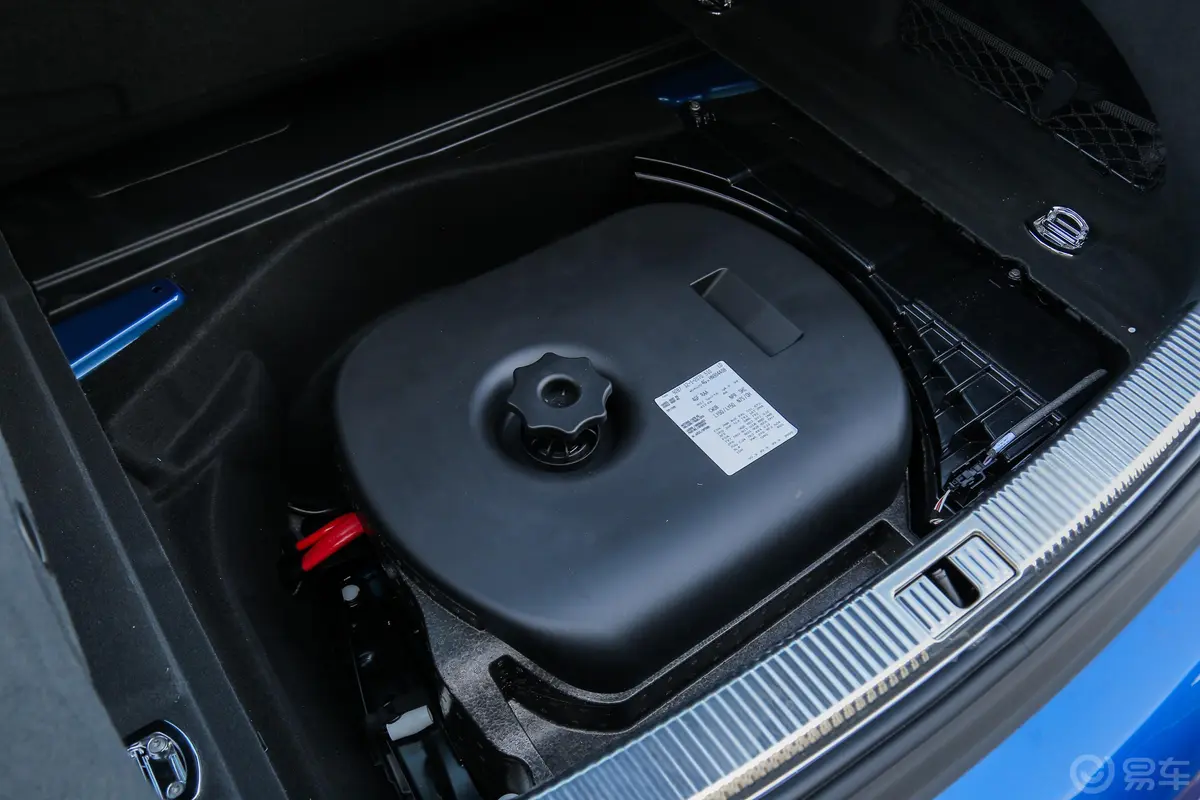 奥迪RS 74.0T Sportback外观