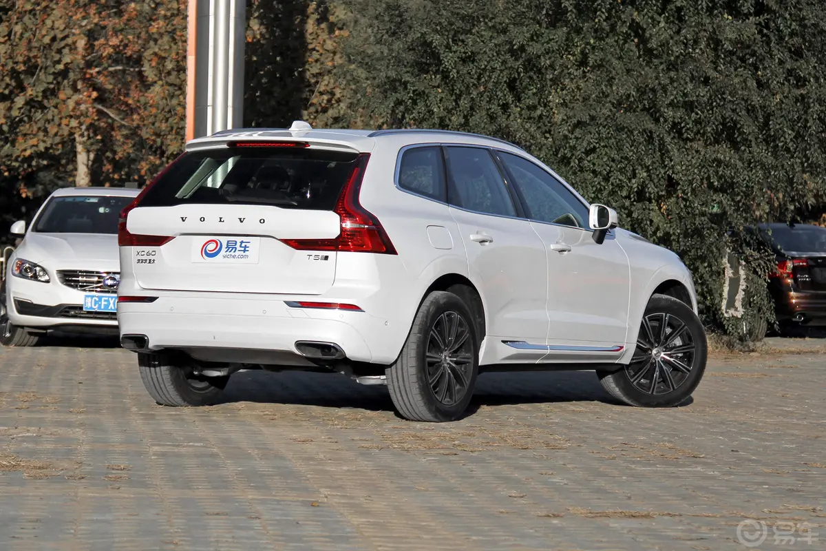 沃尔沃XC60T5 四驱 智雅豪华版外观