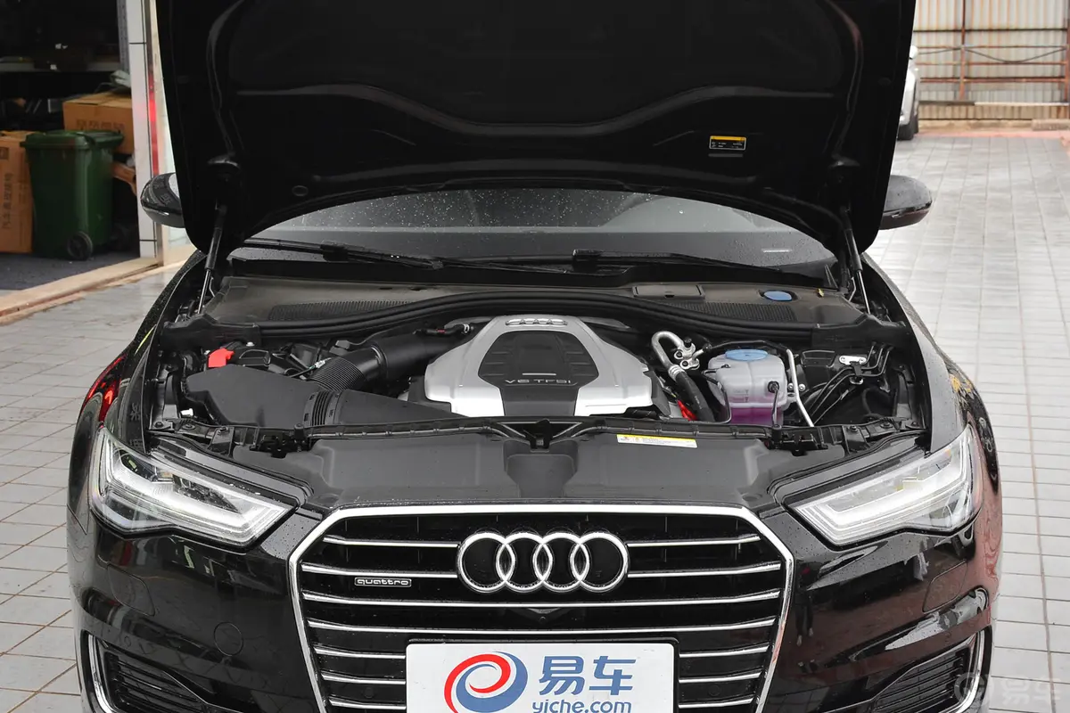 奥迪A6L30周年纪念版 45 TFSI quattro 运动版发动机舱整体