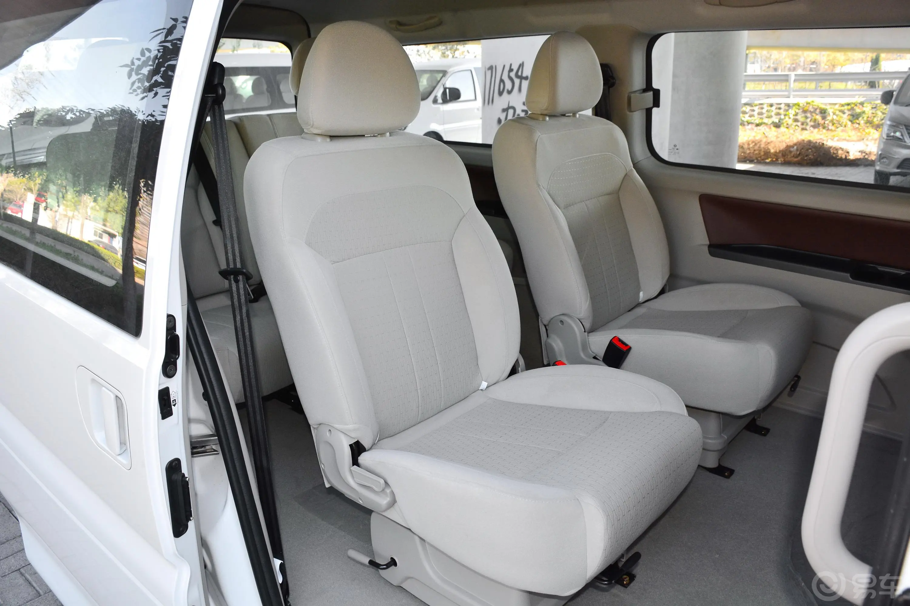 菱智M5 1.6L 手动 舒适版 7座后排座椅