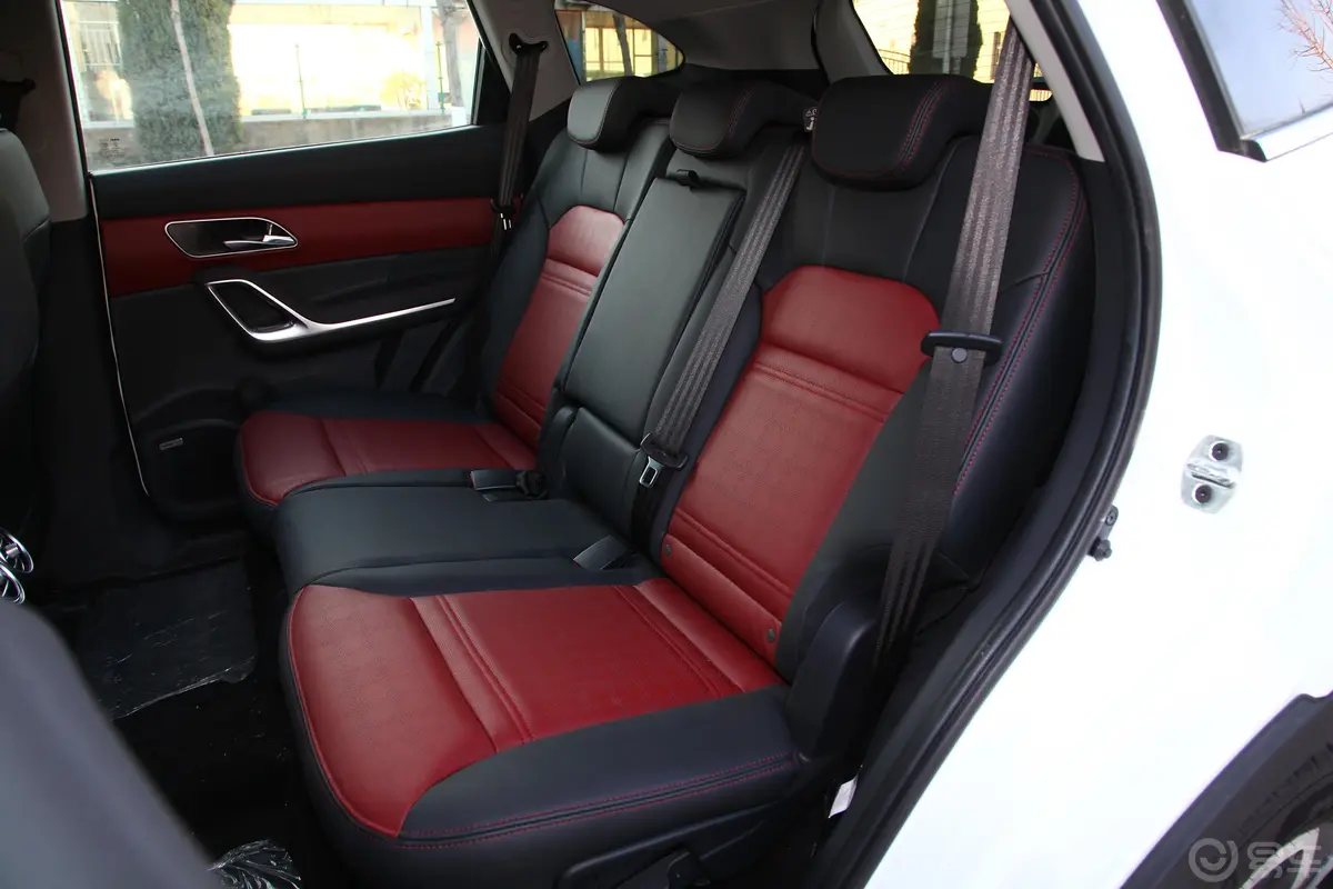 瑞风S71.5T 双离合 豪华版 5座后排座椅