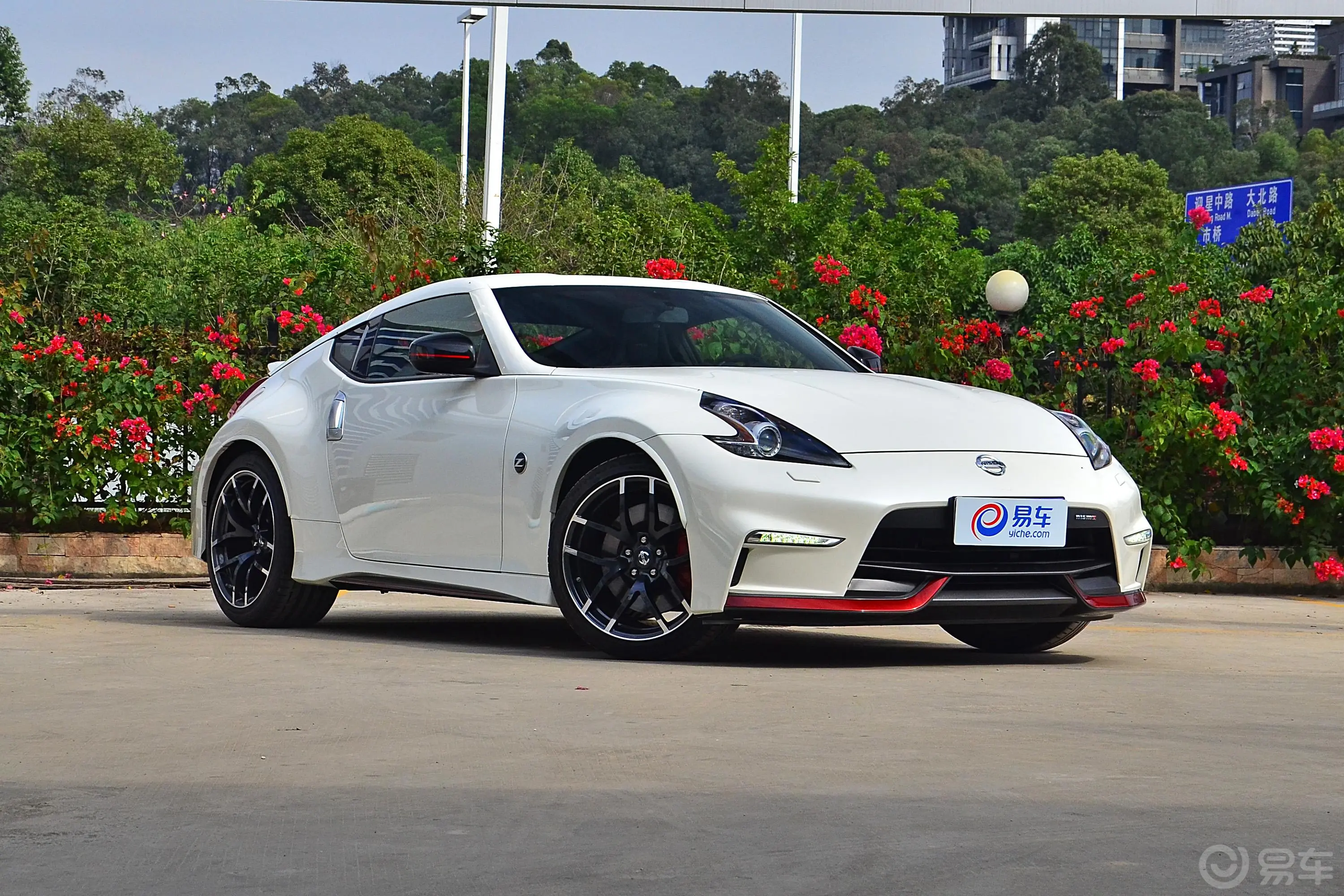 日产370Z3.7L NISMO外观