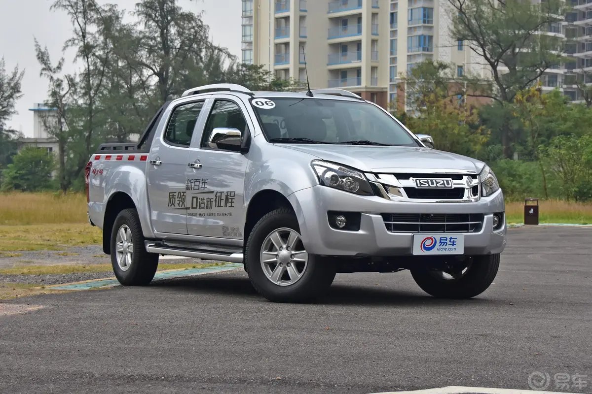 D-MAX3.0T 手自一体 四驱 超豪华版外观