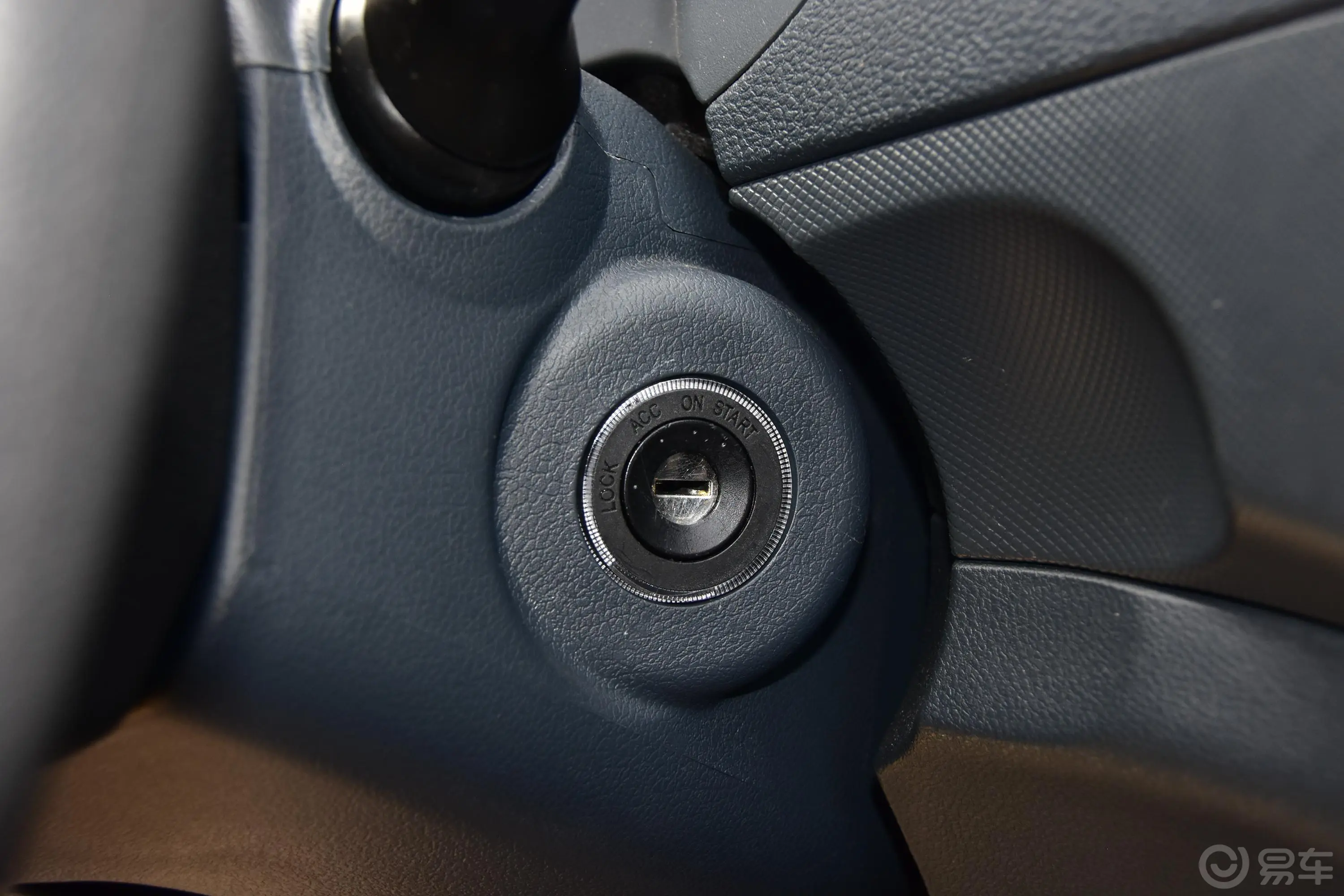 拓陆者E3E3 2.8T 手动 两驱 舒适版 柴油钥匙孔或一键启动按键
