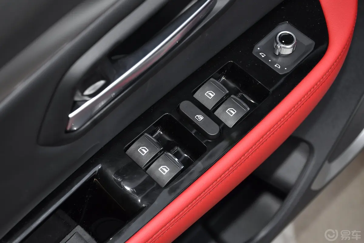 哈弗H2s红标 1.5T 双离合 舒适版车窗调节整体