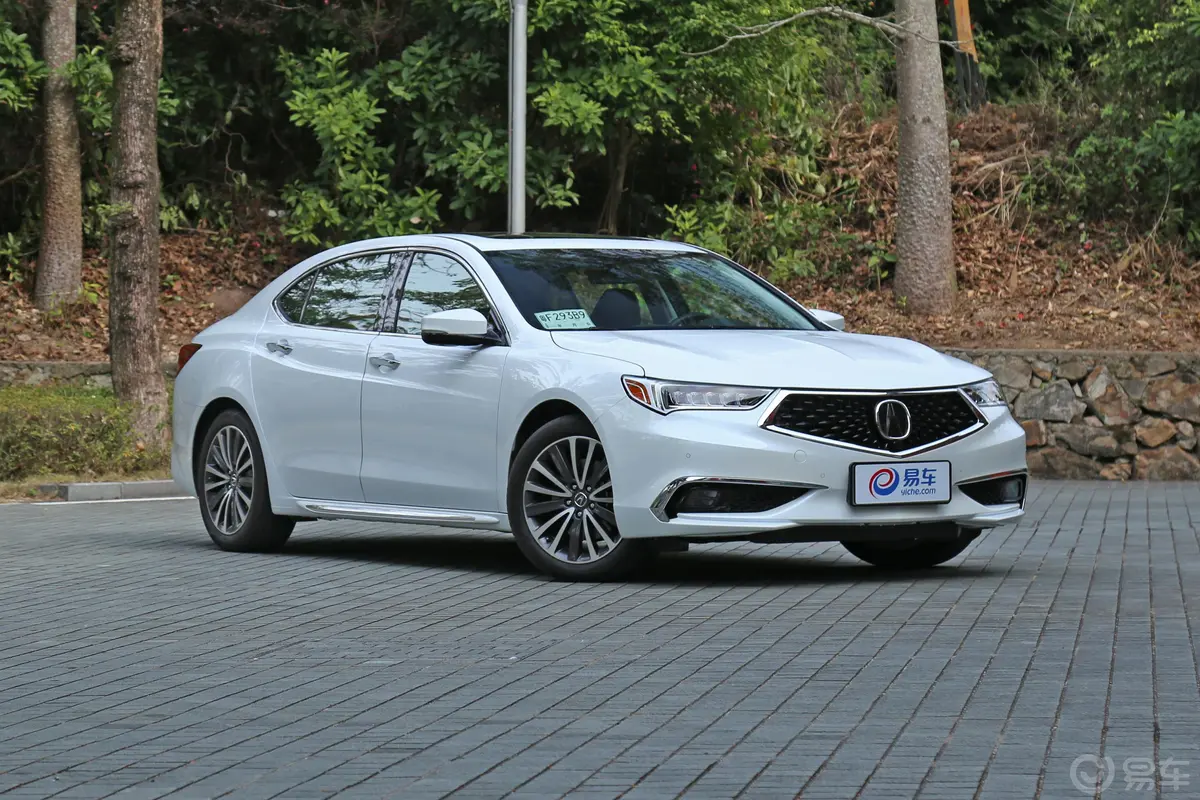 讴歌TLX-L2.4L 钻享版外观