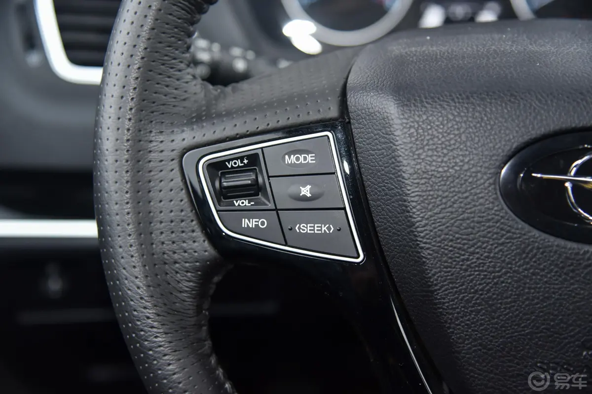 海马S71.8T 手动 豪华版左侧方向盘功能按键