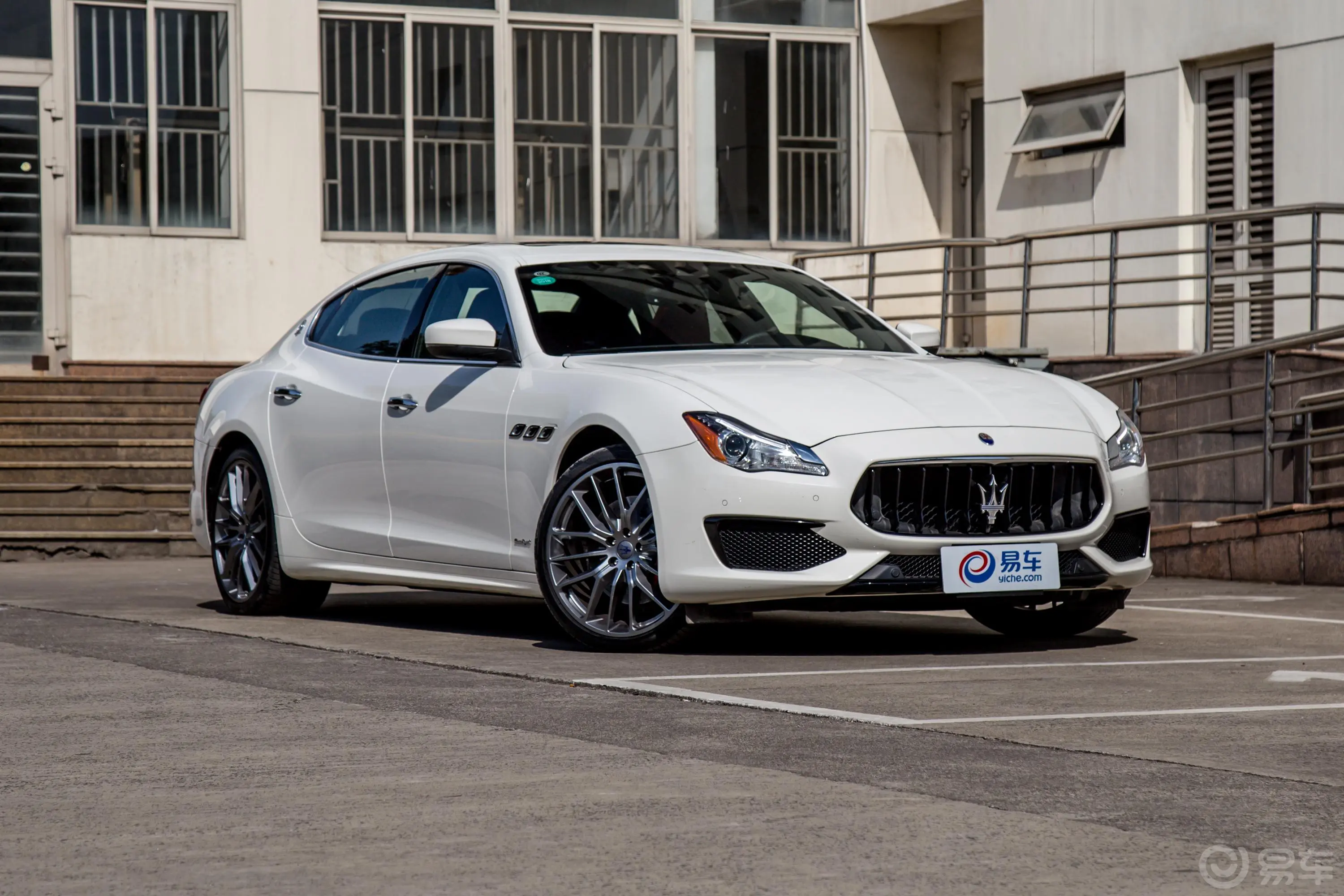 Quattroporte3.0T 标准版后视镜镜面