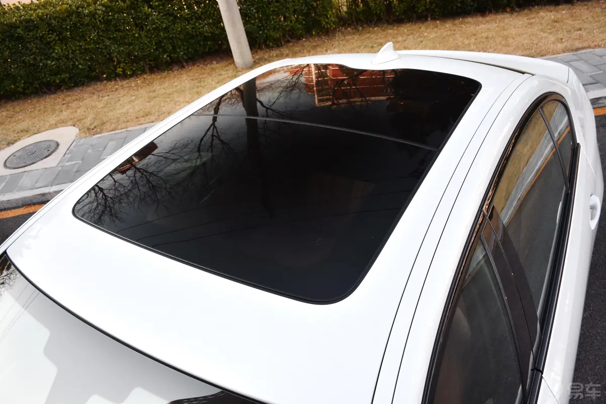 宝马5系改款 530Li 领先版 M运动套装天窗