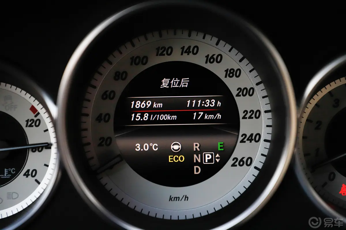 奔驰CLSCLS 400 4MATIC 逸彩版内饰