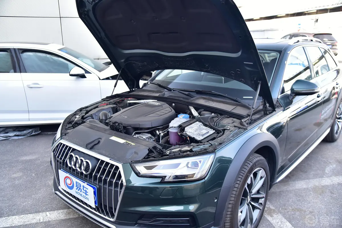 奥迪A4(进口)45TFSI allroad quattro 运动版外观