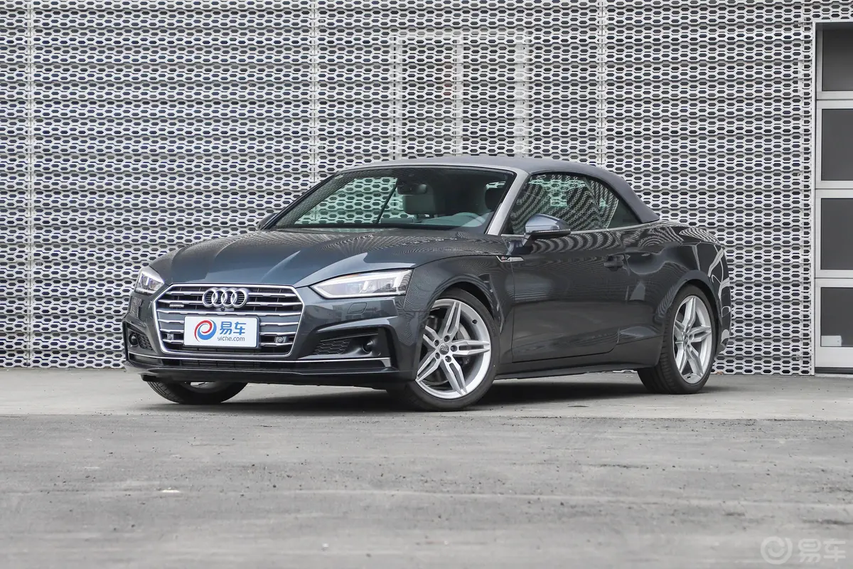 奥迪A5Cabriolet 45 TFSI quattro 运动版外观