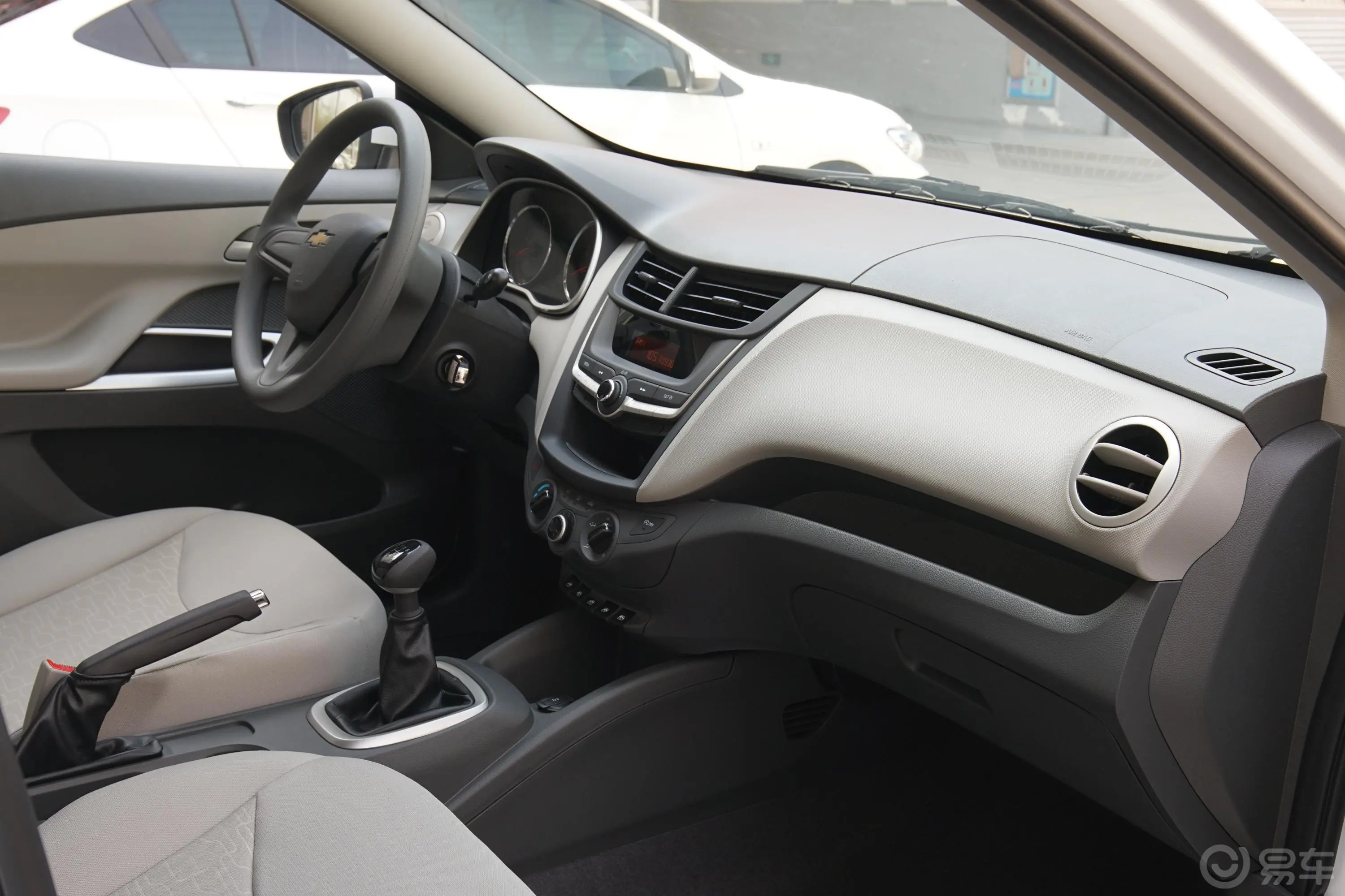 赛欧31.3L 手动 舒适版(天窗)内饰全景副驾驶员方向