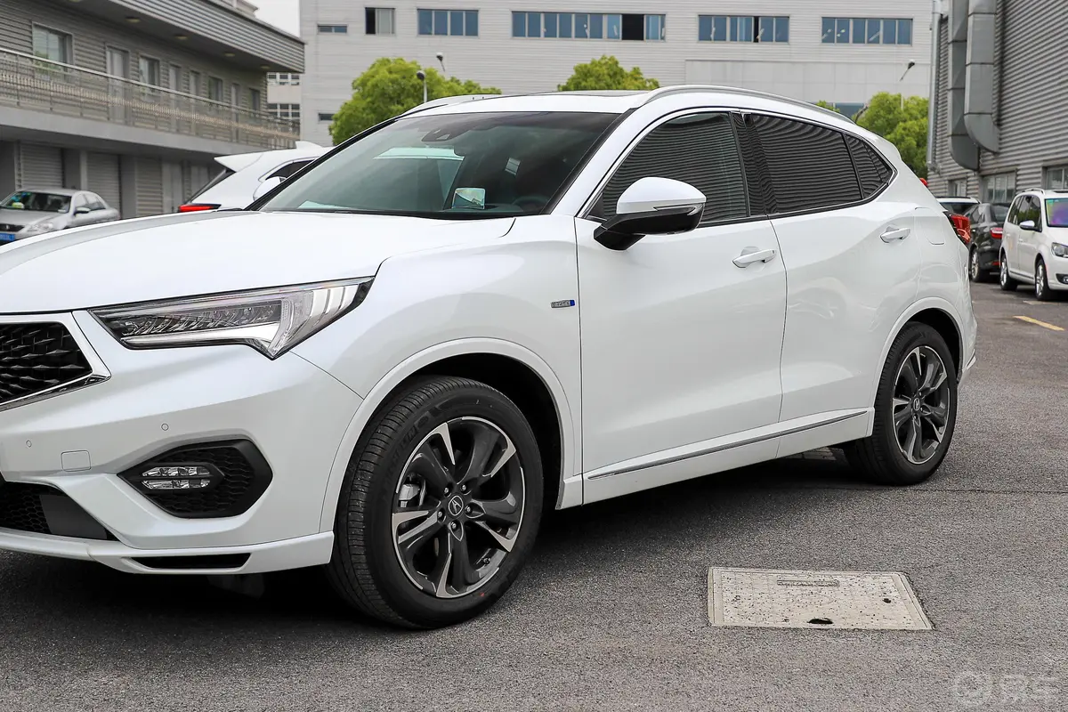 讴歌CDXSport Hybrid 2.0L 两驱 创享·魅版外观