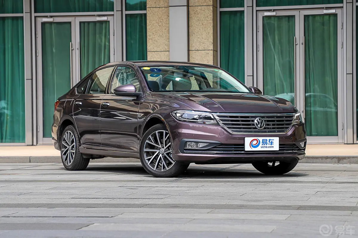 朗逸280TSI 双离合 豪华版 国V胎压信息铭牌