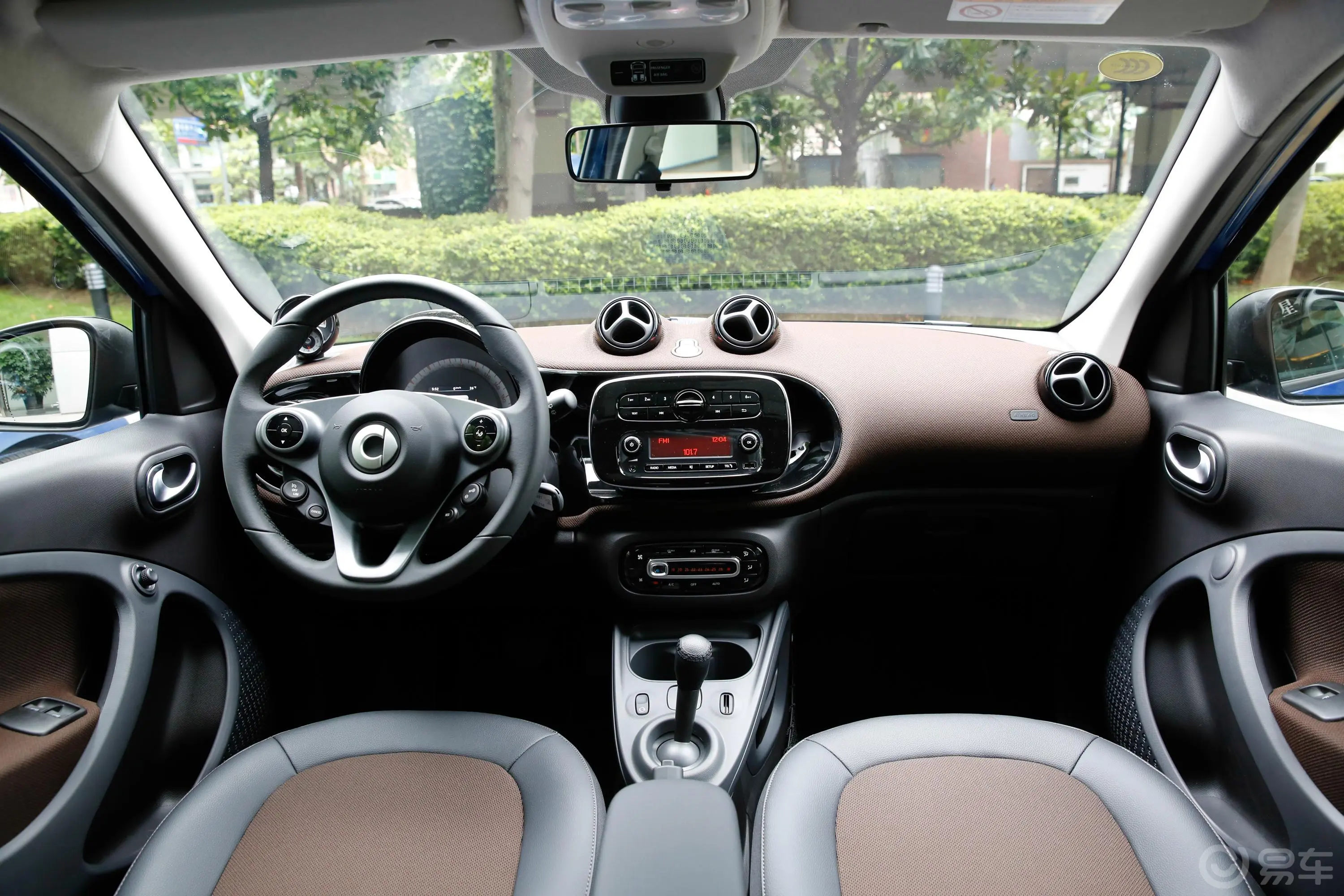 smart forfour0.9T 66千瓦风尚版内饰全景正拍