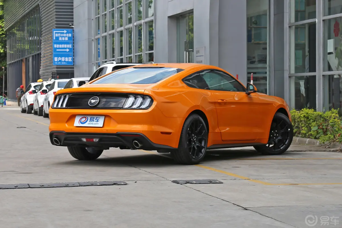 Mustang2.3L 标准版外观