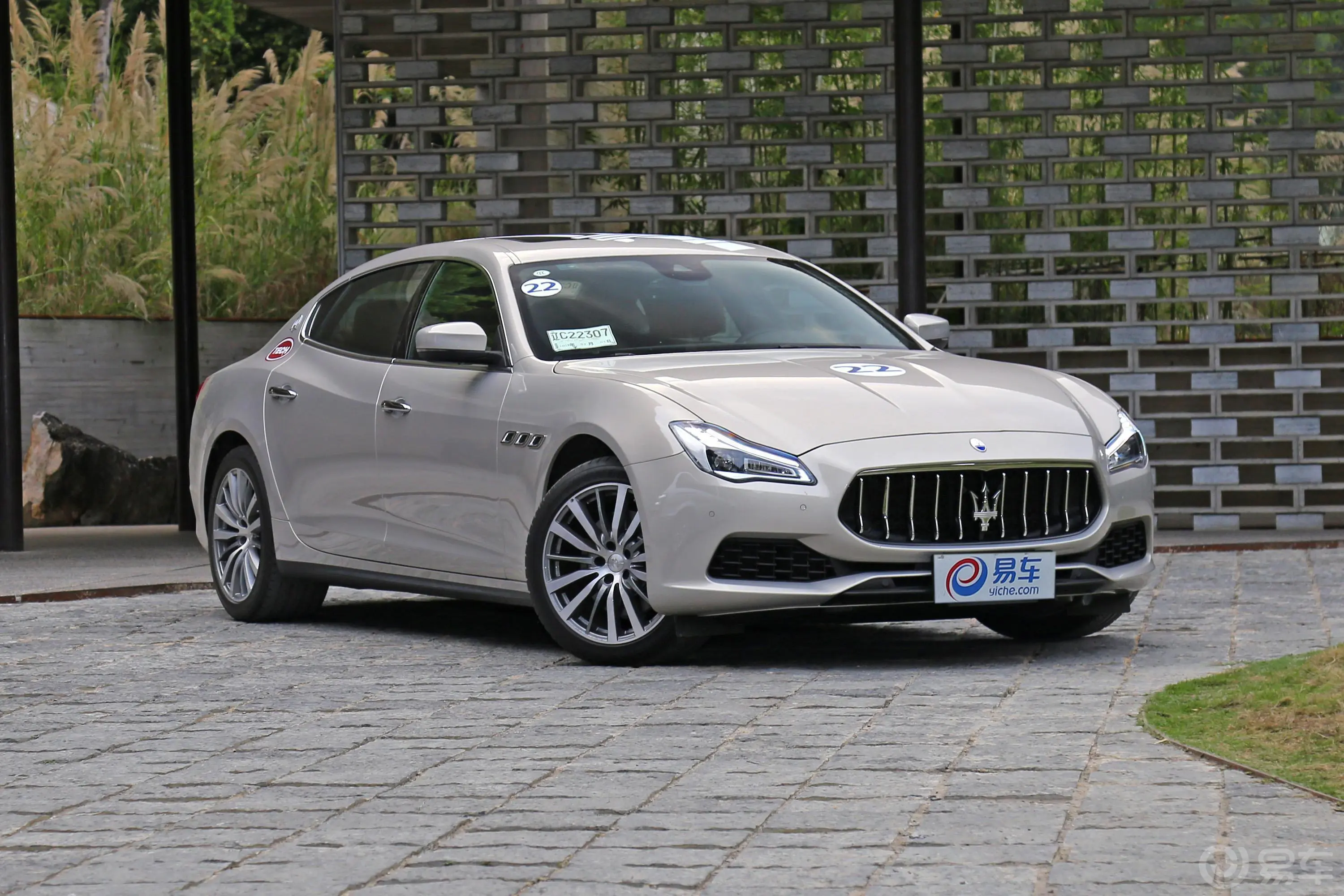 Quattroporte350Hp 标准版 国VI侧前45度车头向右水平