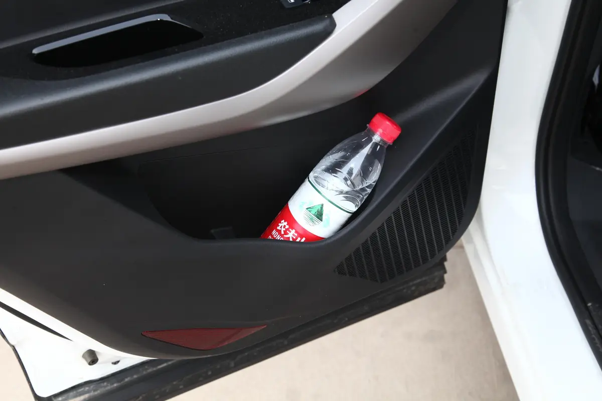 海马S5青春版1.6L 手动 精英版空间