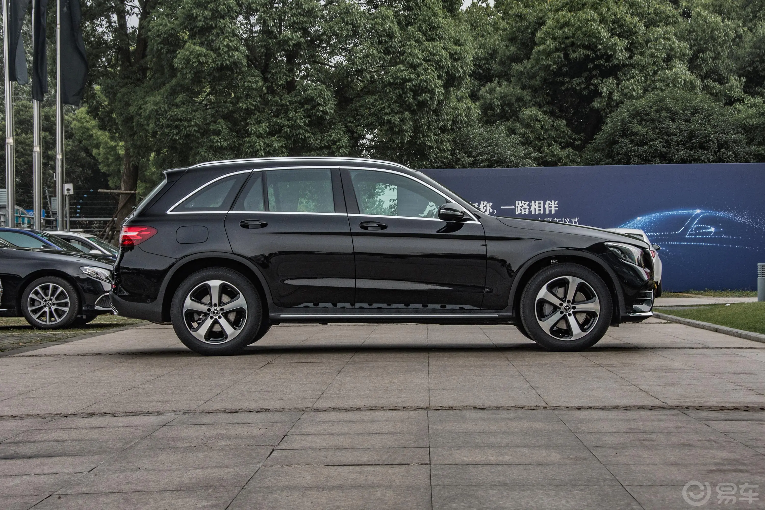 奔驰GLC改款 GLC 260 4MATIC 豪华版外观