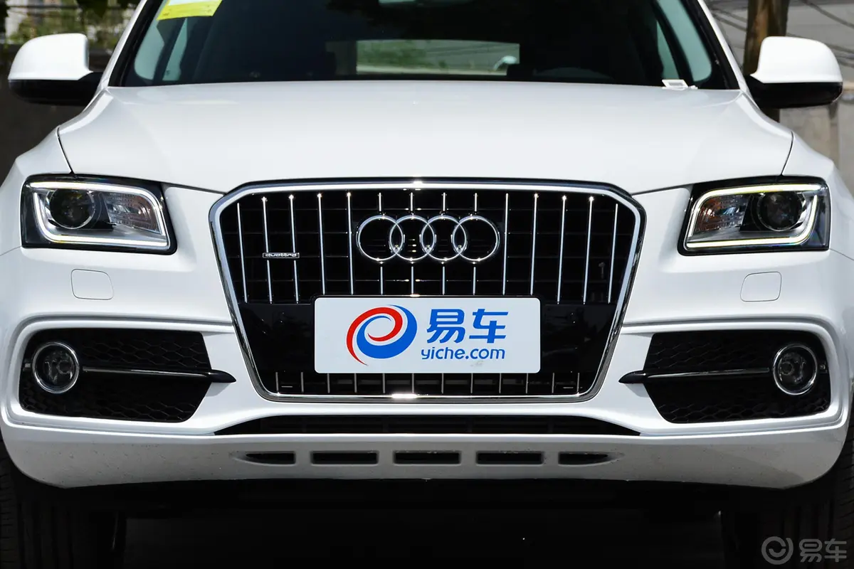 奥迪Q5典藏版 40 TFSI 进取版外观