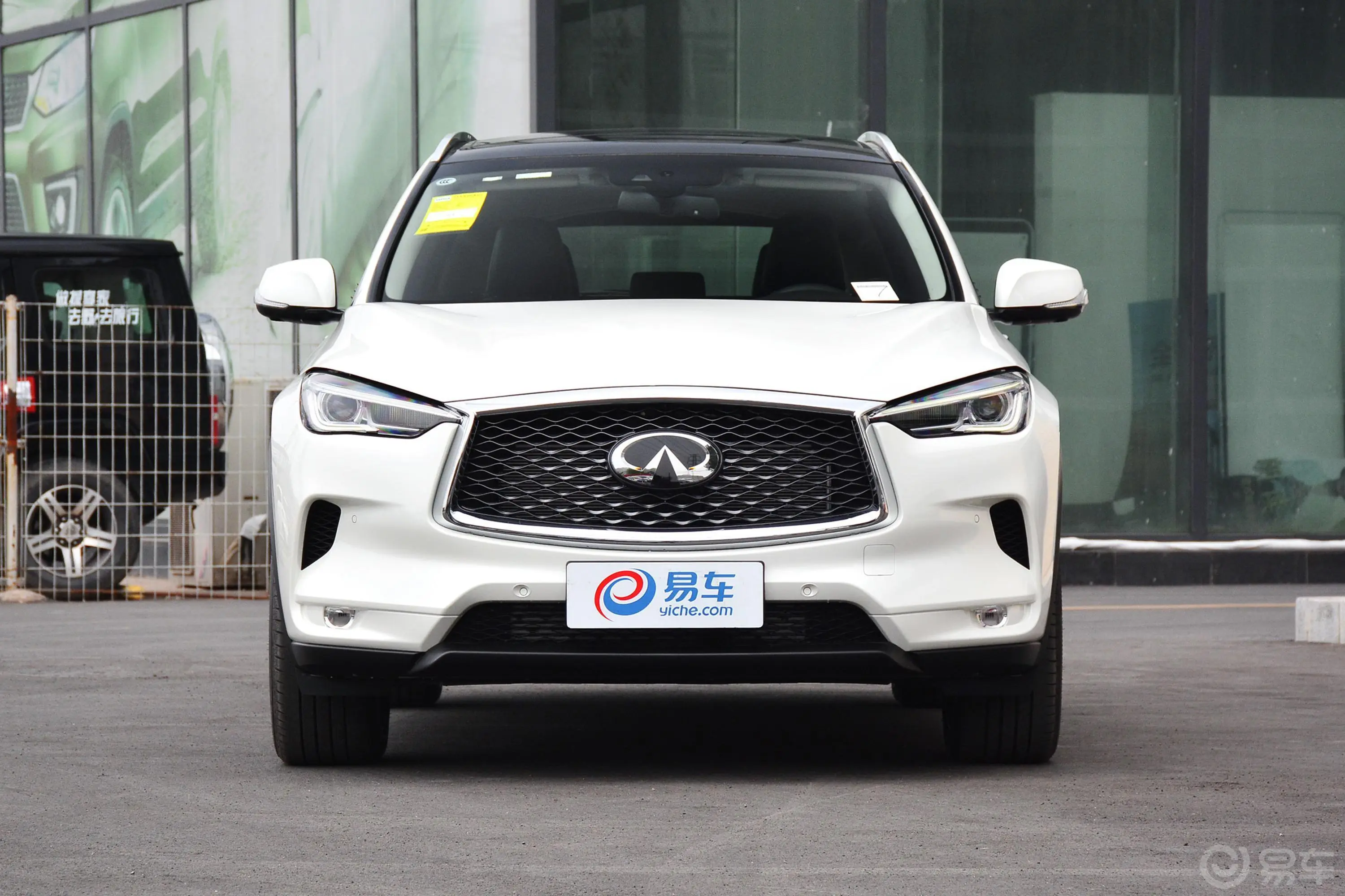 英菲尼迪QX502.0T 四驱 智能版正前水平