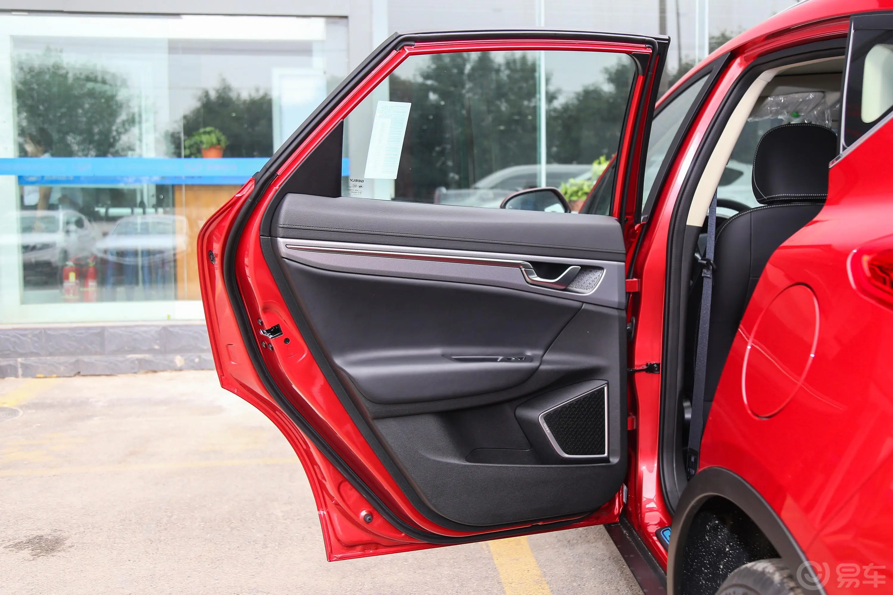 帝豪GS领潮版 1.4T 双离合 领尚智联版驾驶员侧后车门
