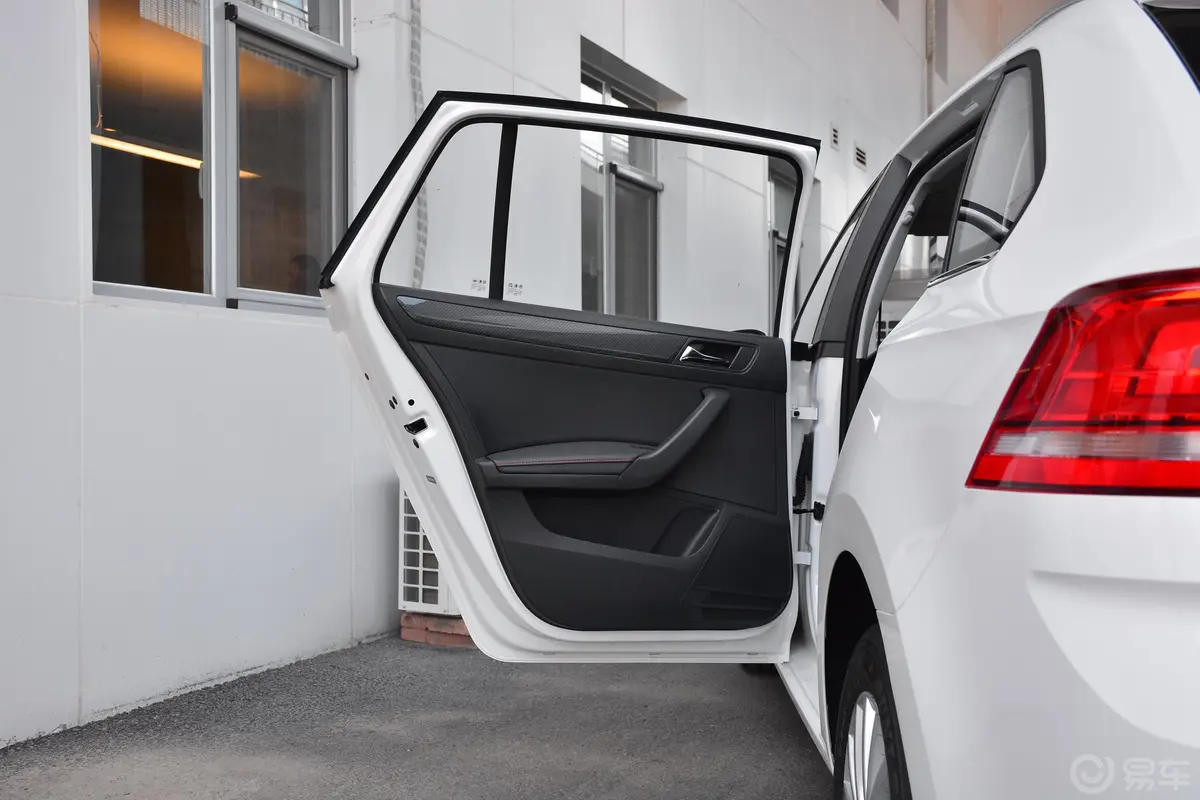 桑塔纳浩纳 1.6L 自动 舒适版驾驶员侧后车门