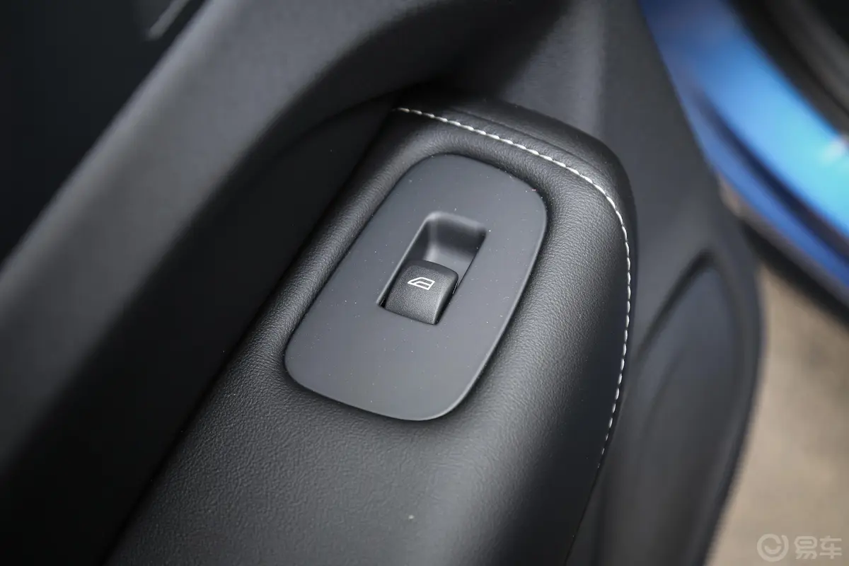 沃尔沃XC60新能源T8 智雅运动版 国Ⅴ后车窗调节