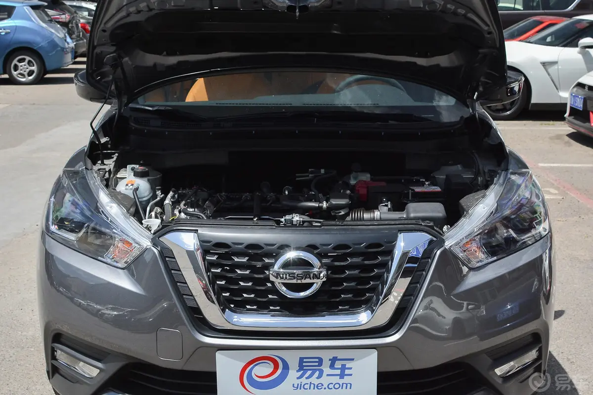 劲客1.5L CVT 智联豪华版 国V发动机舱整体