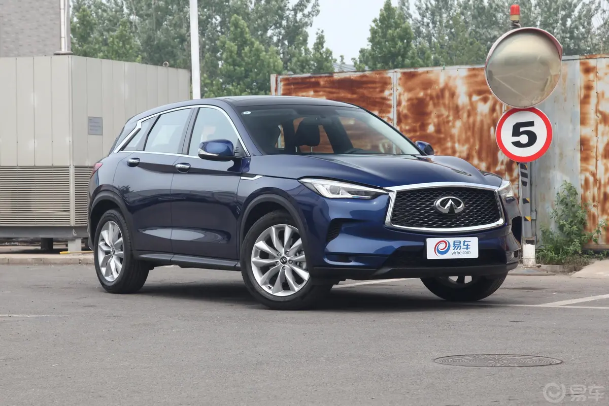 英菲尼迪QX502.0T 两驱 菁英版天窗