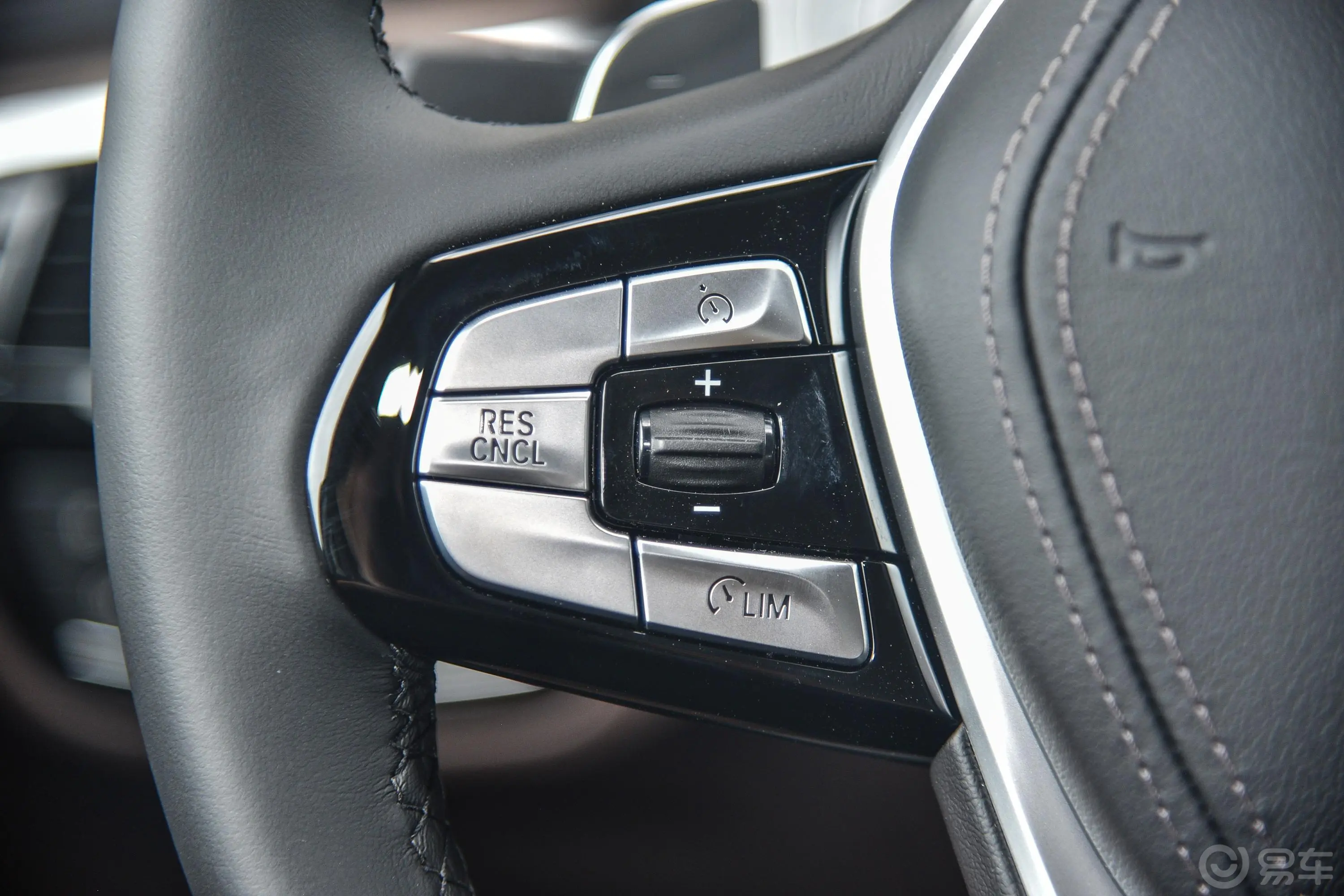 宝马5系改款 530Li 领先版 豪华套装左侧方向盘功能按键