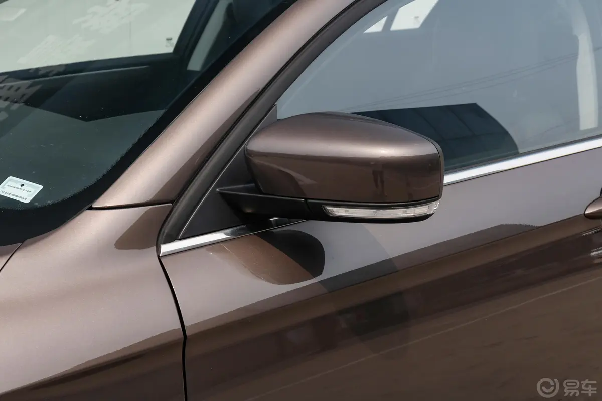 观致3都市SUV 1.6T 双离合 尊贵版主驾驶后视镜背面