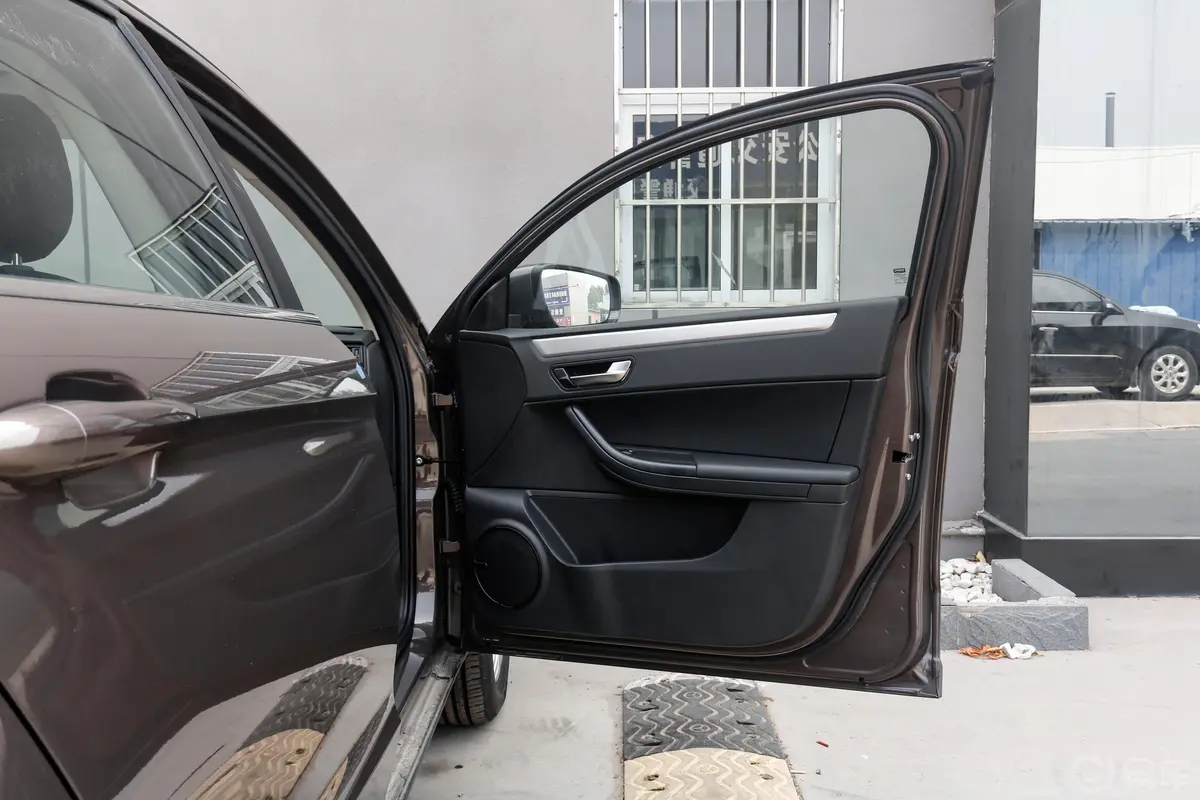 观致3都市SUV 1.6T 双离合 尊贵版副驾驶员车门