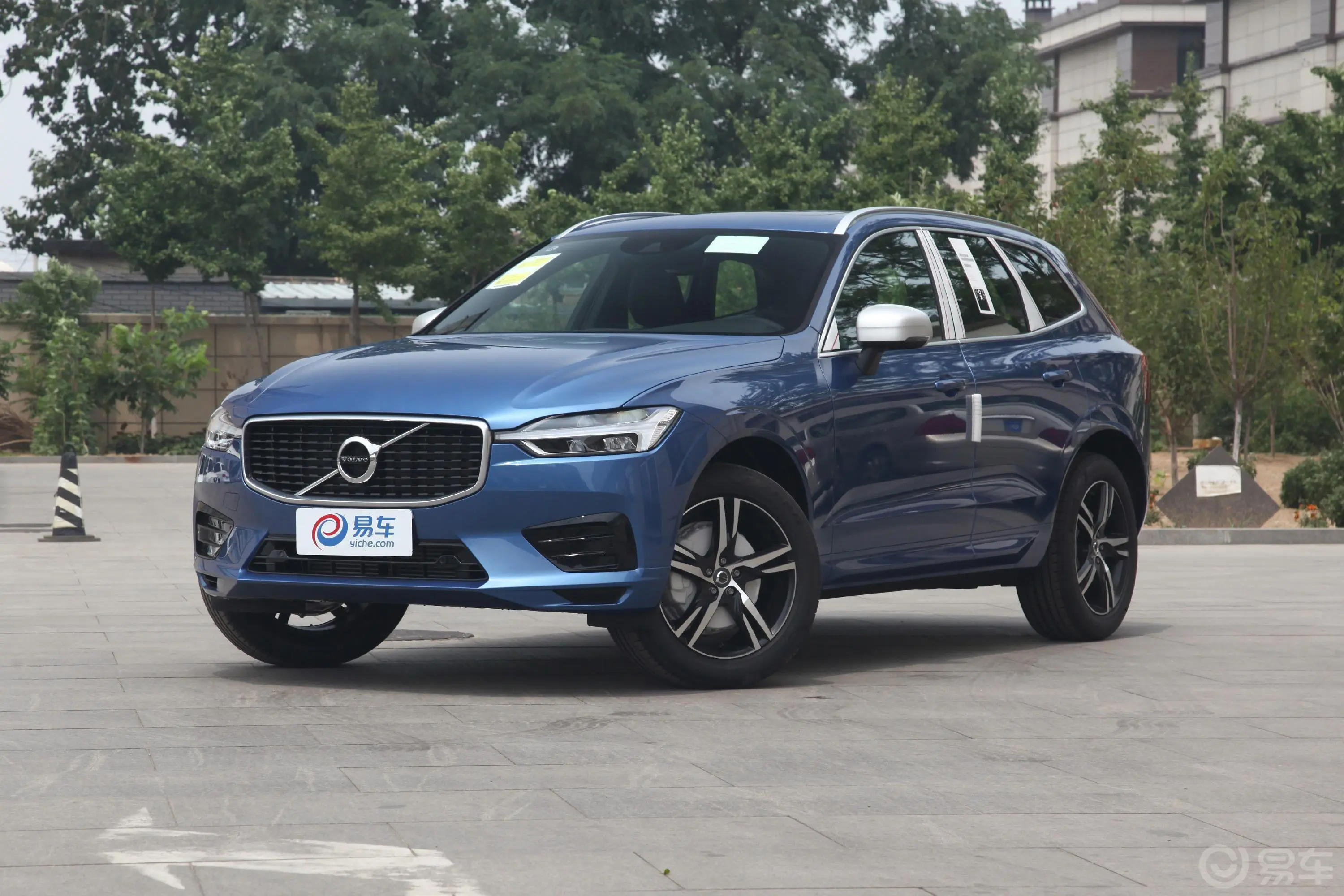 沃尔沃XC60T5 四驱 智远运动版 国Ⅴ侧前45度车头向左水平